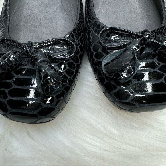 Stuart Weitzman Snakeskin Patent Leather Bow Tassel Flats 7.5 - Picture 7 of 9